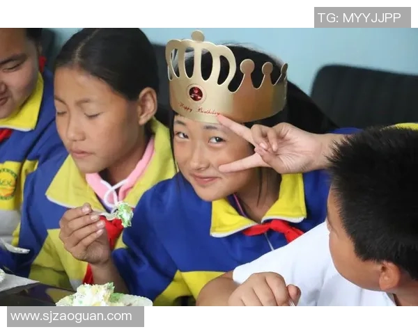 德国足球明星宝贝的魅力与风采揭秘：她们如何在绿茵场外闪耀光芒